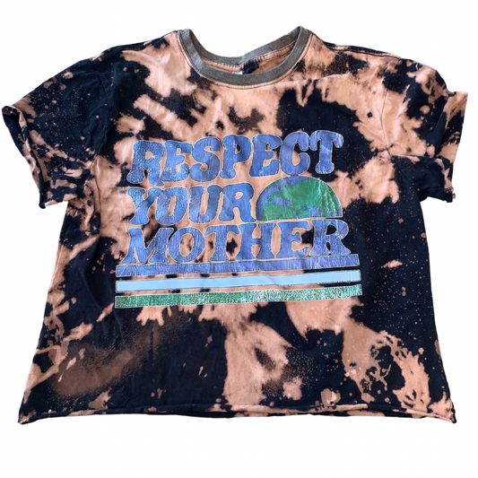 RESPECT YOUR MOTHER CROPPED TEE